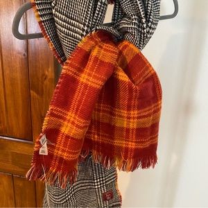 NWT GH Bass Reversible Scarf Maroon & Gold on one side, Black & White reverse